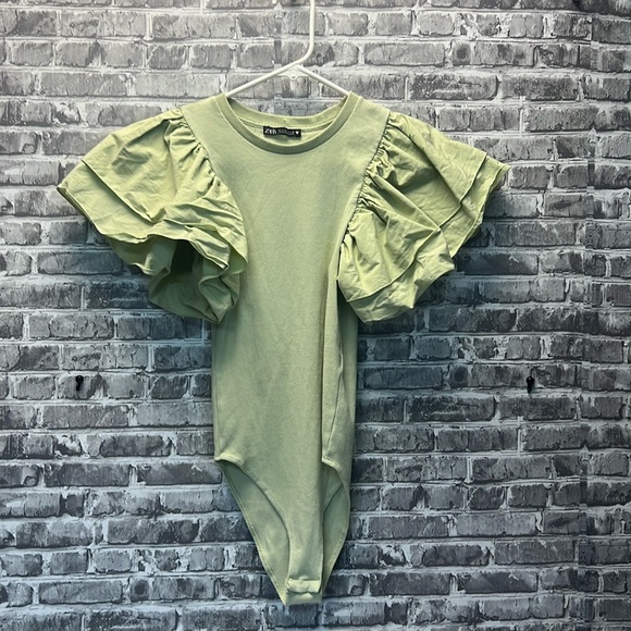 Zara Tops - Zara‎ bodysu